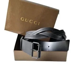 Gucci black belt square buckle braided size 75 cm 30 Pre-Loved Gucci Black GG Embossed Leather GG Belt - (75/30  main image 3